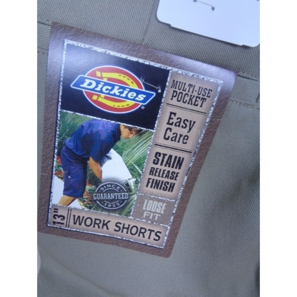 Dickies Men's 13" Flat Front Loose Fit Multi Pocket Work Shorts Khaki Size 30 - Picture 3 of 4